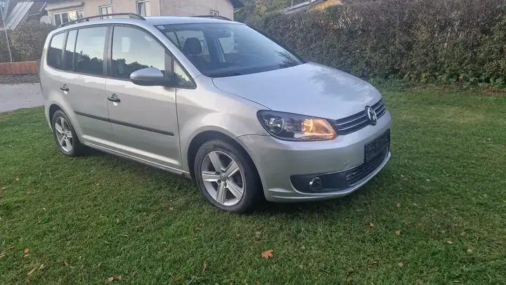 Volkswagen Touran 2013 photo 3