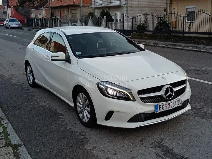 Mercedes-Benz A 180 2016 photo 3