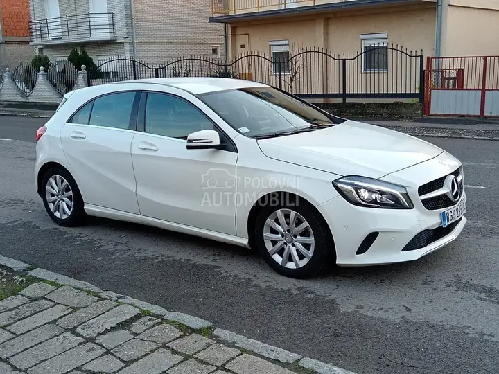 Mercedes-Benz A 180 2016 photo 4
