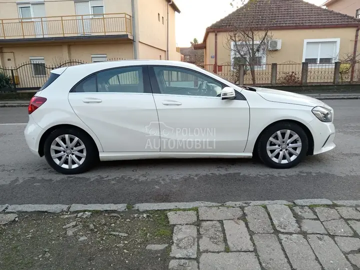 Mercedes-Benz A 180 2016 photo 5