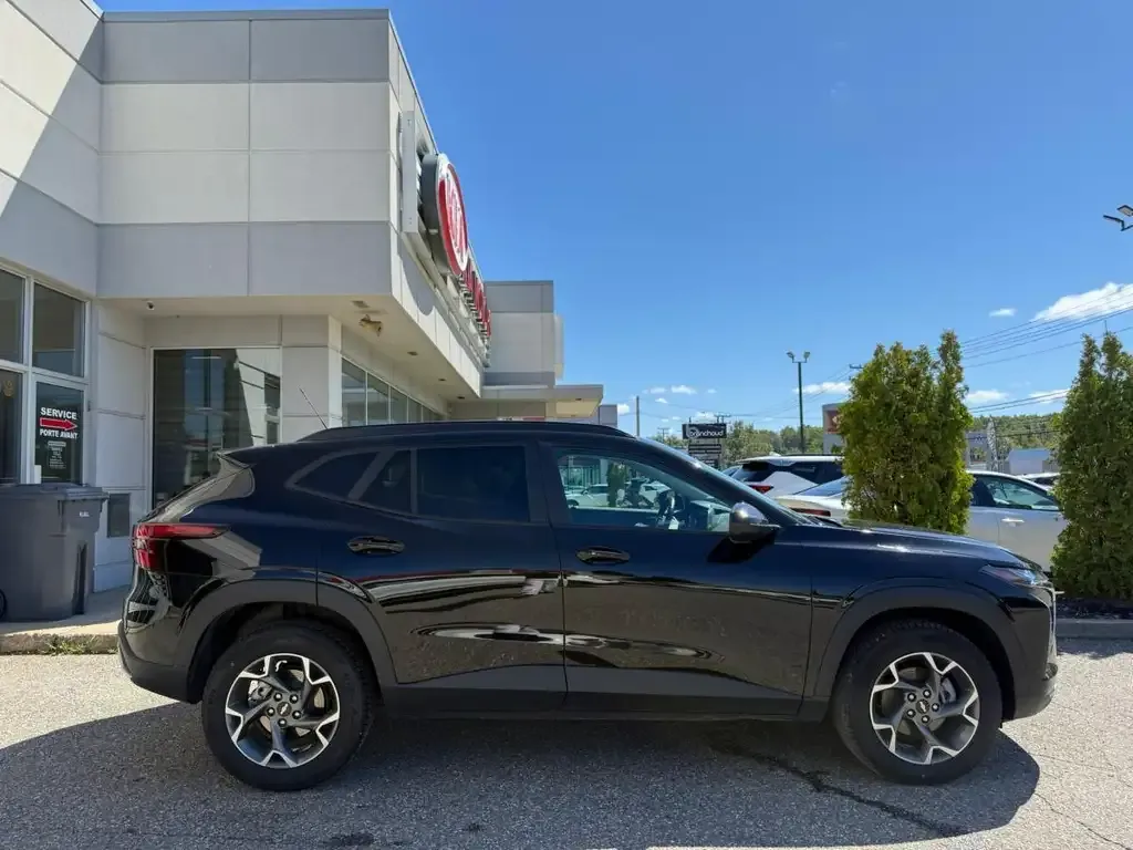 Chevrolet Trax 2025 photo 2