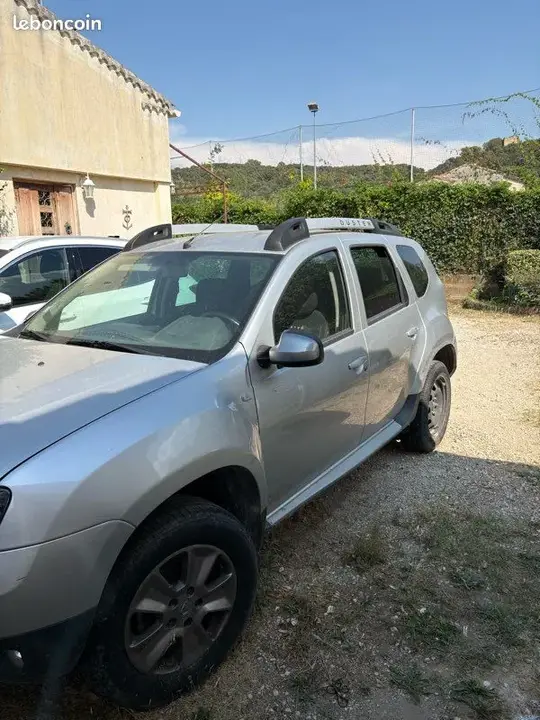Dacia Duster 2015 photo 3