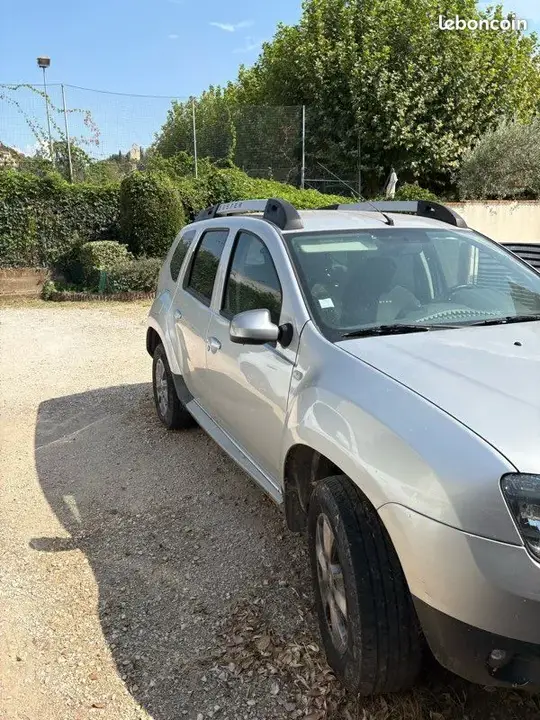 Dacia Duster 2015 photo 2