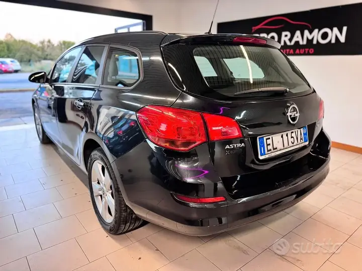 Opel Astra 2012 photo 5
