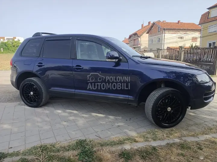 Volkswagen Touareg 2003 photo 2