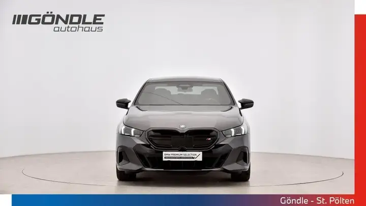 BMW 5 Series 2023 photo 2