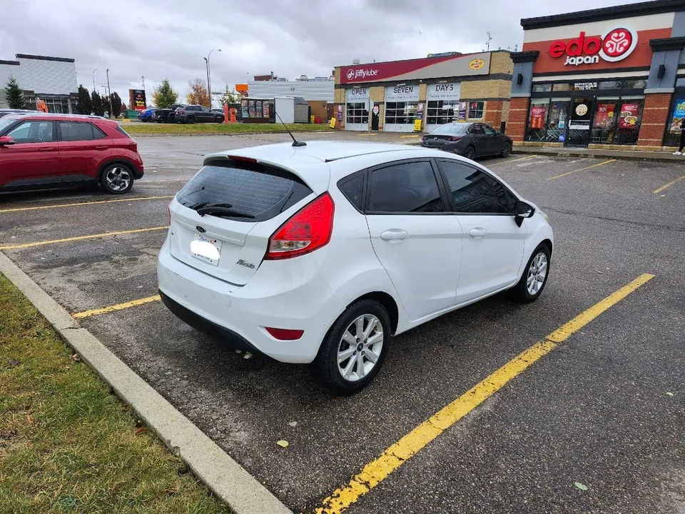 Ford Fiesta 2011 photo 4