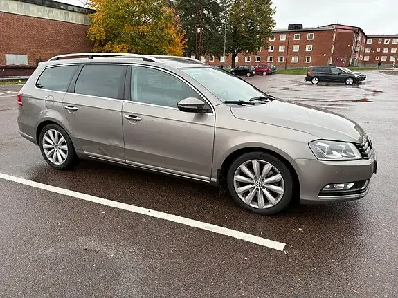 Volkswagen Passat 2011 photo 5
