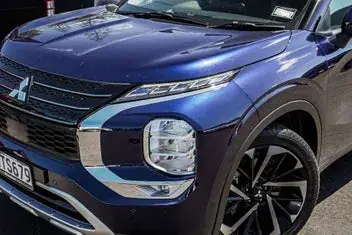 Mitsubishi Outlander 2024 photo 3
