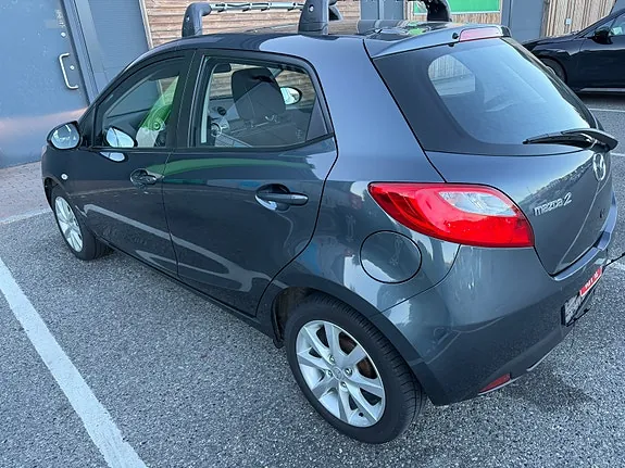 Mazda 2 2009 photo 5