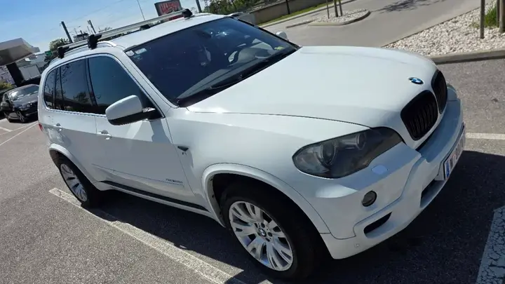 BMW X5 2009 photo 2