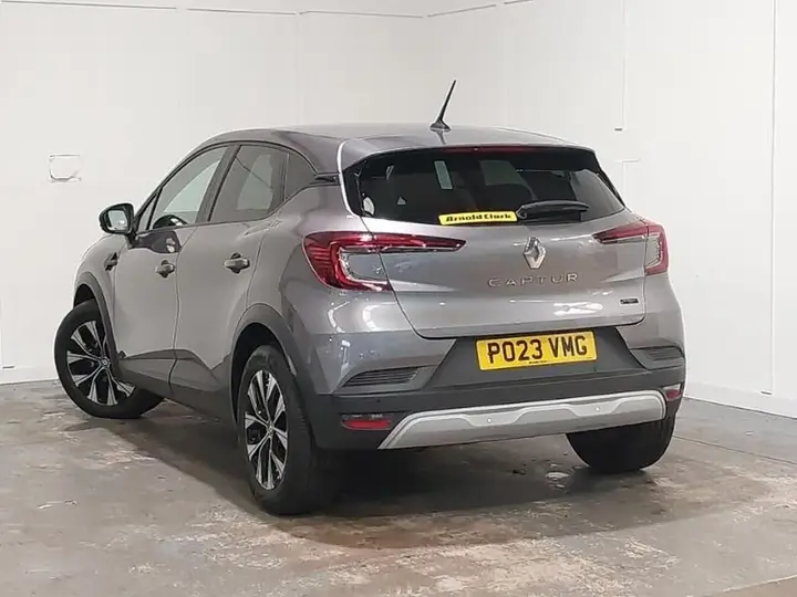 Renault Captur 2023 photo 2