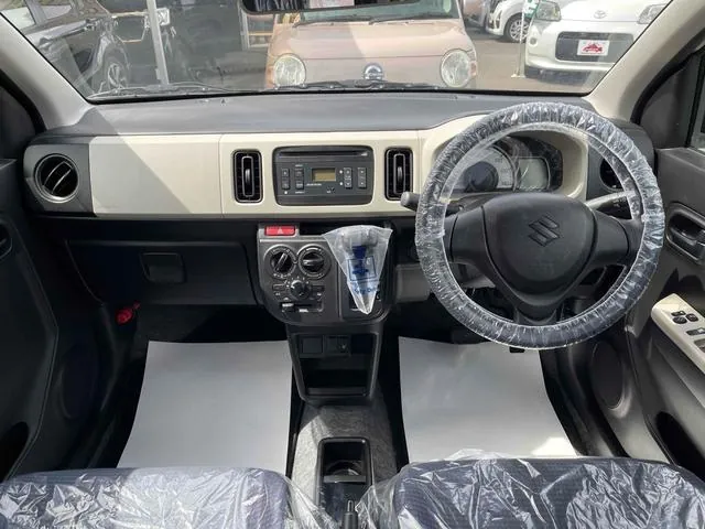 Suzuki Altis photo 3