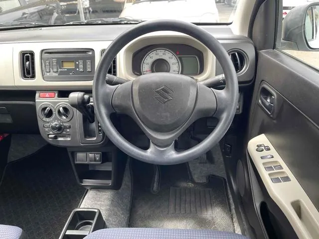 Suzuki Altis photo 4