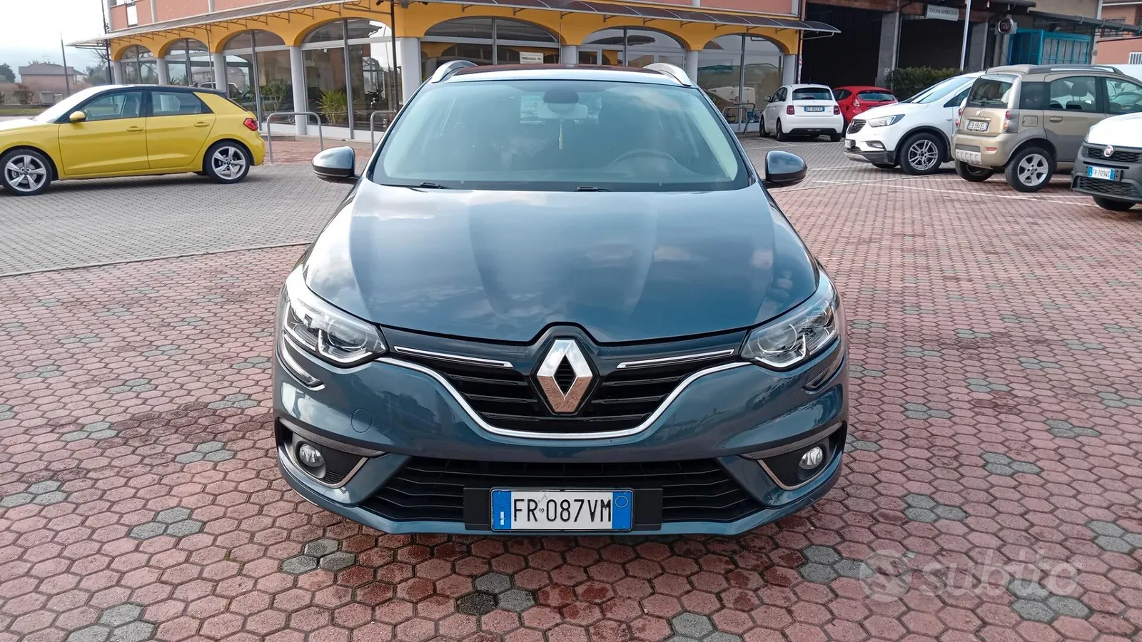 Renault Megane 2018 photo 2
