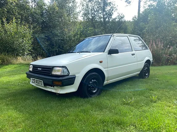 Toyota Starlet 1987 photo 2