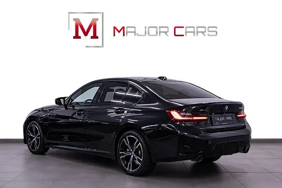 BMW 330E 2024 photo 4