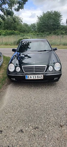 Mercedes-Benz E-Class 2001 photo 2