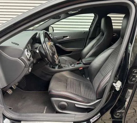 Mercedes-Benz A 200 2013 photo 4