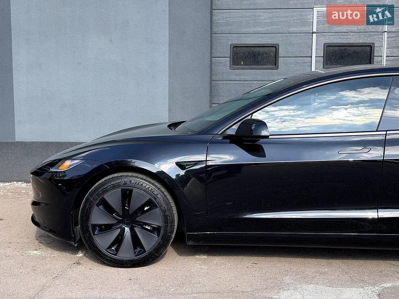 Tesla Model 3 2025 photo 4