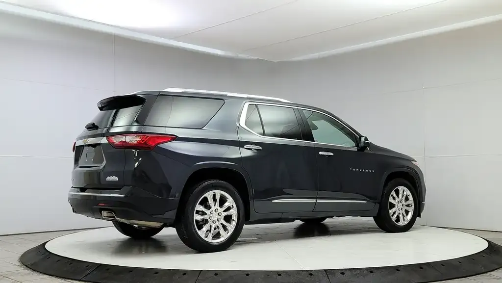 Chevrolet Traverse 2021 photo 3