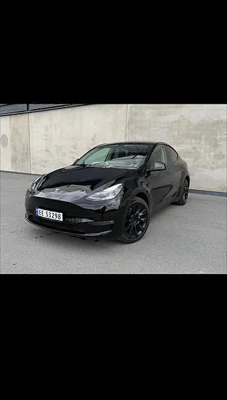 Tesla Model Y 2022 photo 2