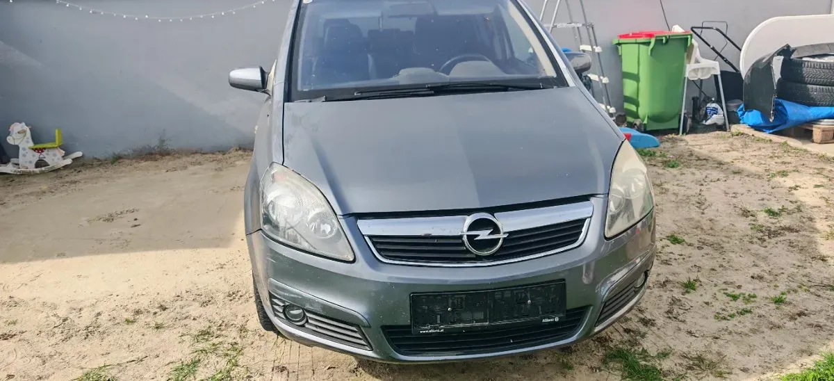 Opel Zafira 2007 photo 2