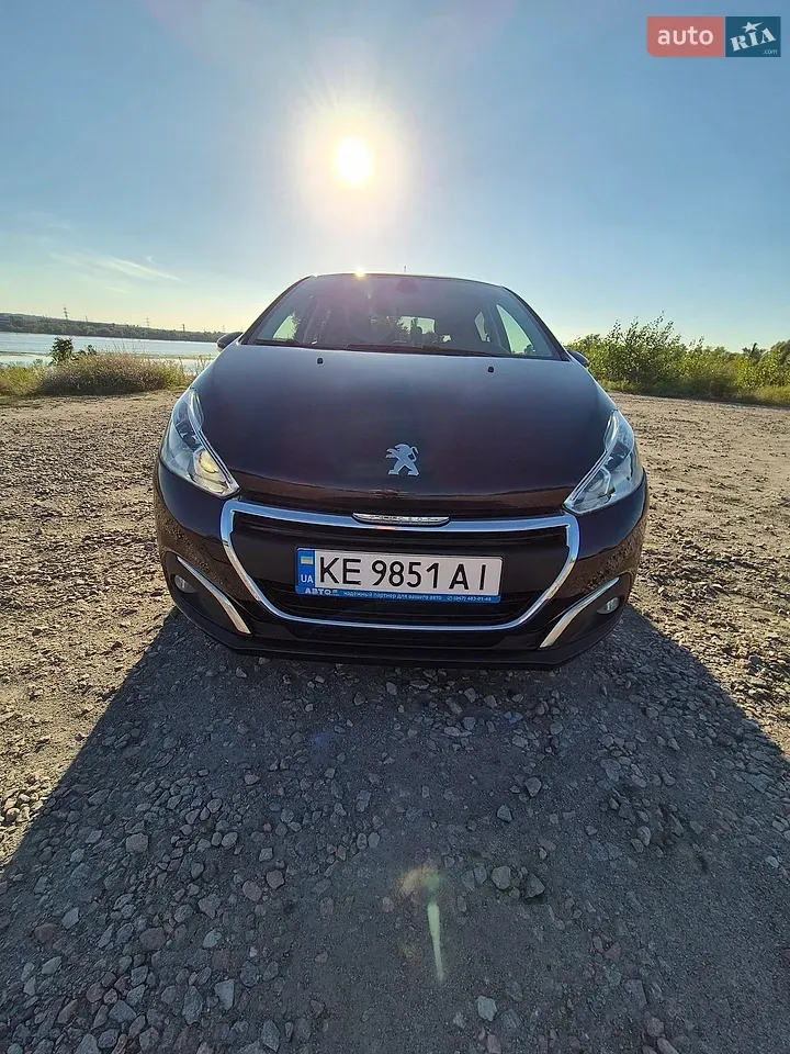 Peugeot 208 2019 photo 4