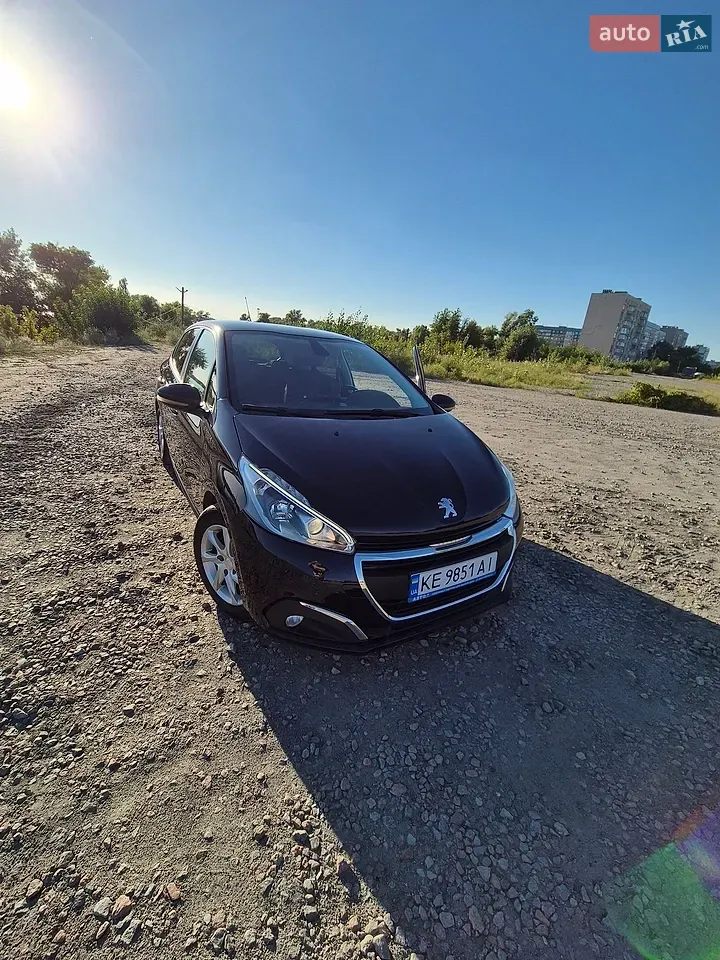 Peugeot 208 2019 photo 5