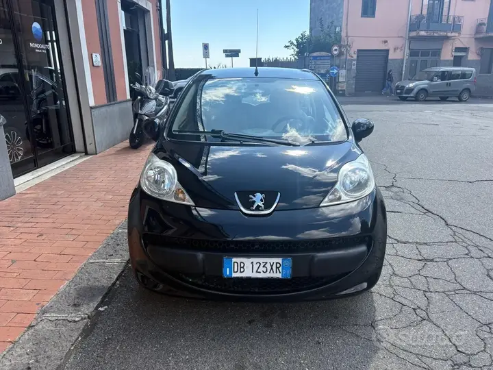Peugeot 107 2006 photo 2