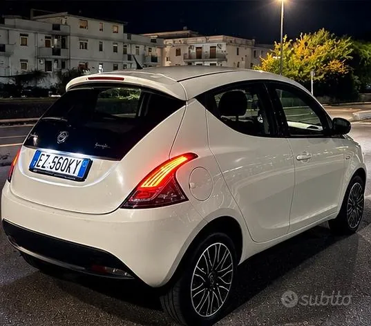 Lancia Ypsilon 2015 photo 3