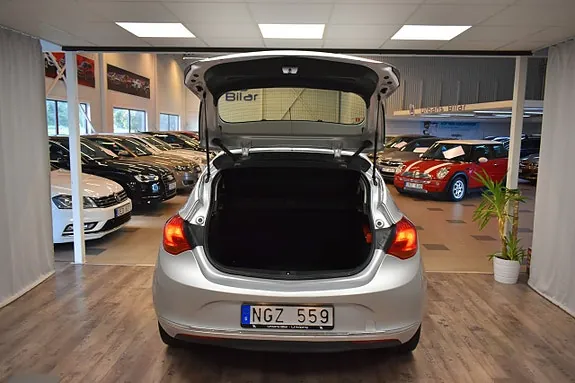 Opel Astra 2013 photo 5