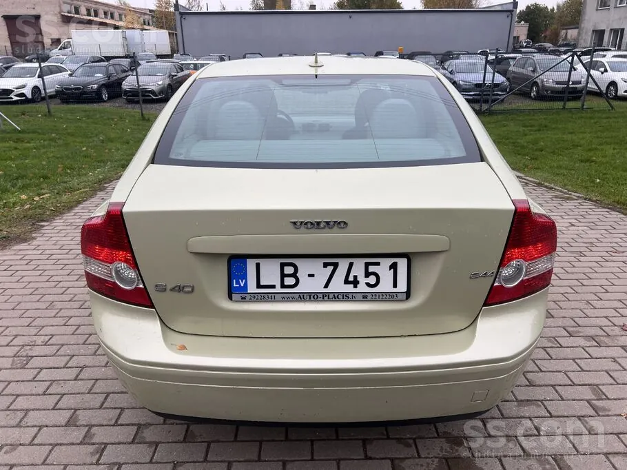 Volvo S40 2004 photo 5