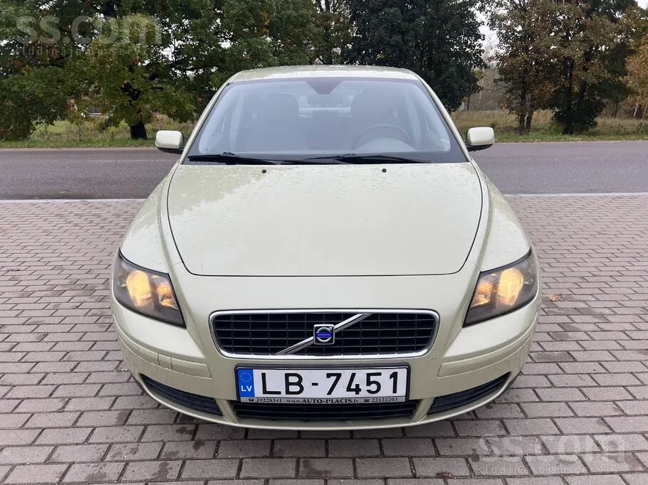 Volvo S40 2004 photo 2