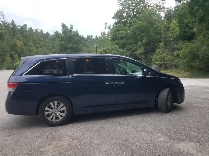Honda Odyssey 2015 photo 3