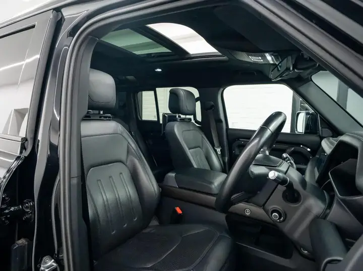 Land Rover Defender 110 2020 photo 2