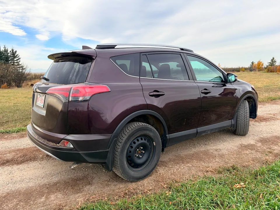Toyota Rav4 2017 photo 3