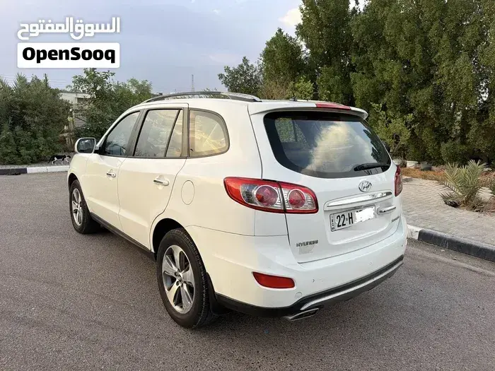 Hyundai Santa Fe 2012 photo 2
