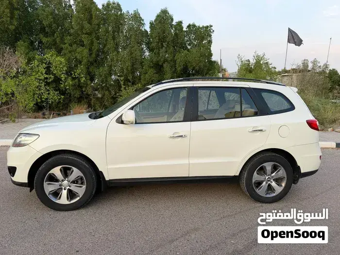 Hyundai Santa Fe 2012 photo 3
