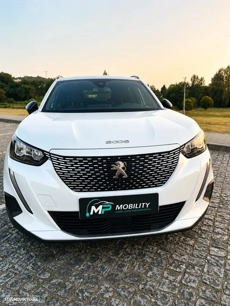 Peugeot E-2008