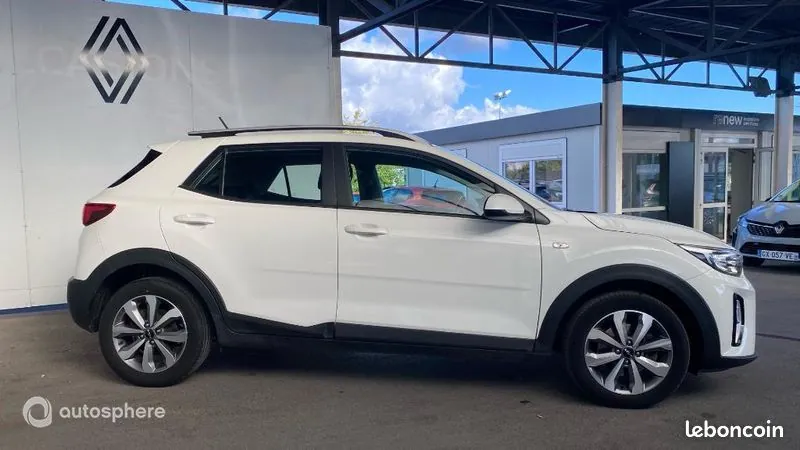 Kia Stonic 2023 photo 4
