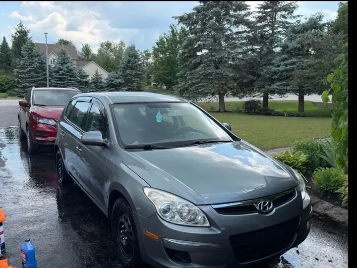Hyundai Elantra 2010 photo 2