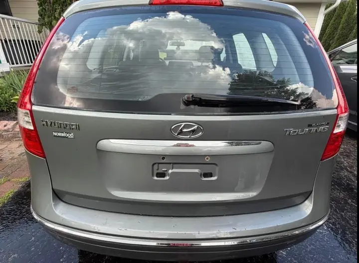 Hyundai Elantra 2010 photo 4