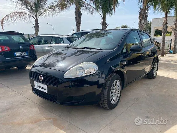 Fiat Grande Punto 2013 photo 3