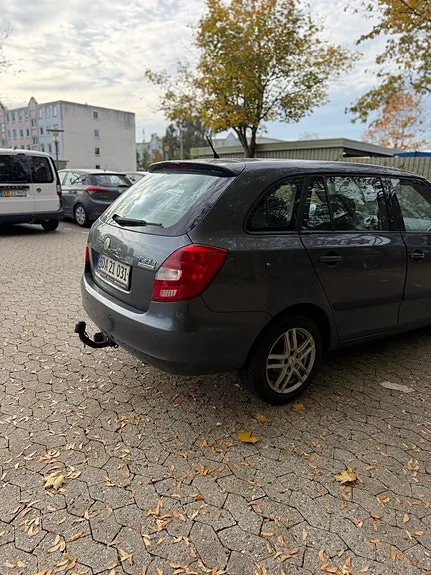 Skoda Fabia 2010 photo 3