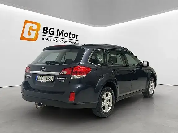 Subaru Outback 2011 photo 4