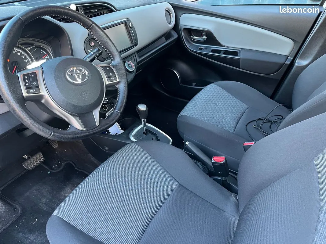 Toyota Yaris 2014 photo 4