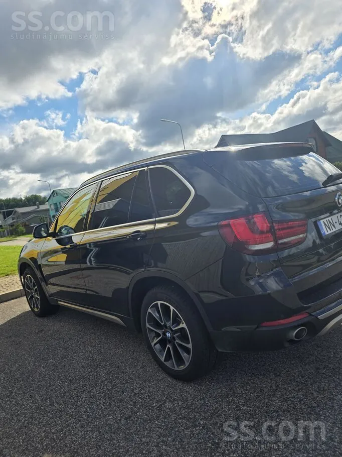 BMW X5 2015 photo 2