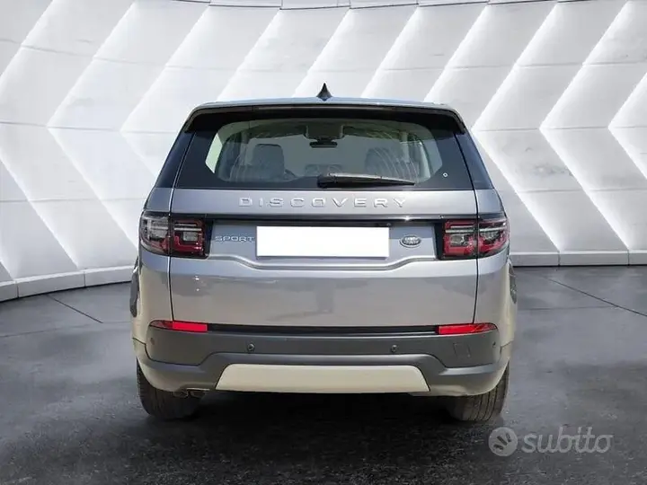 Land Rover Discovery Sport 2021 photo 3