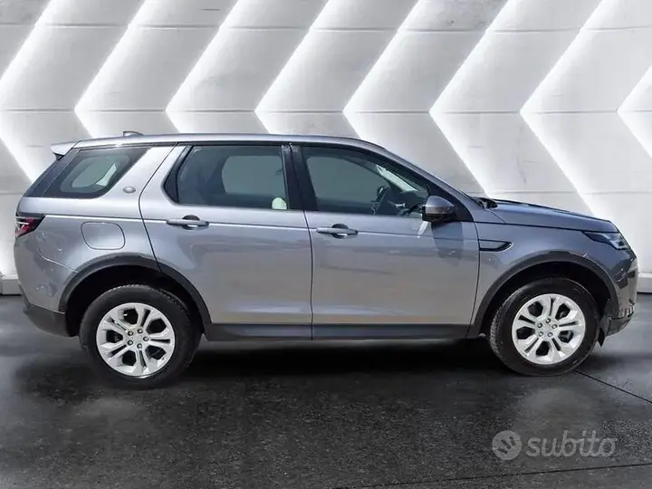 Land Rover Discovery Sport 2021 photo 5